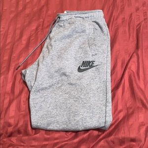 Grey Nike sweatpants/joggers
